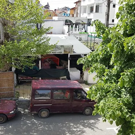 Damovi Guest house *